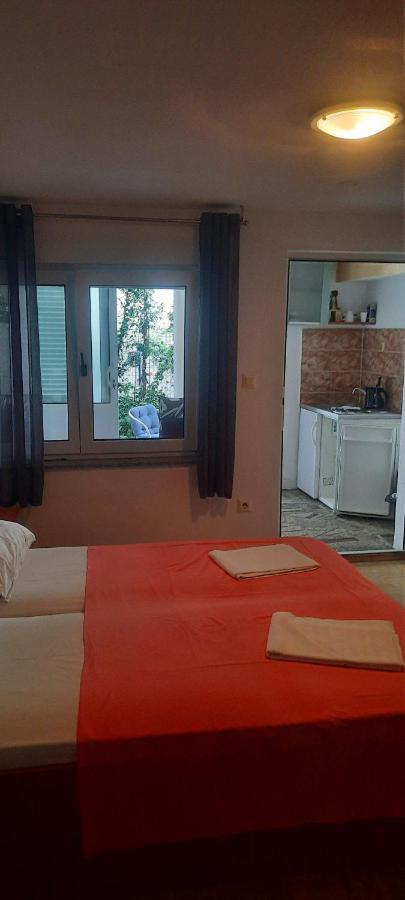 Vila Doris Hotell Baška Voda Rom bilde